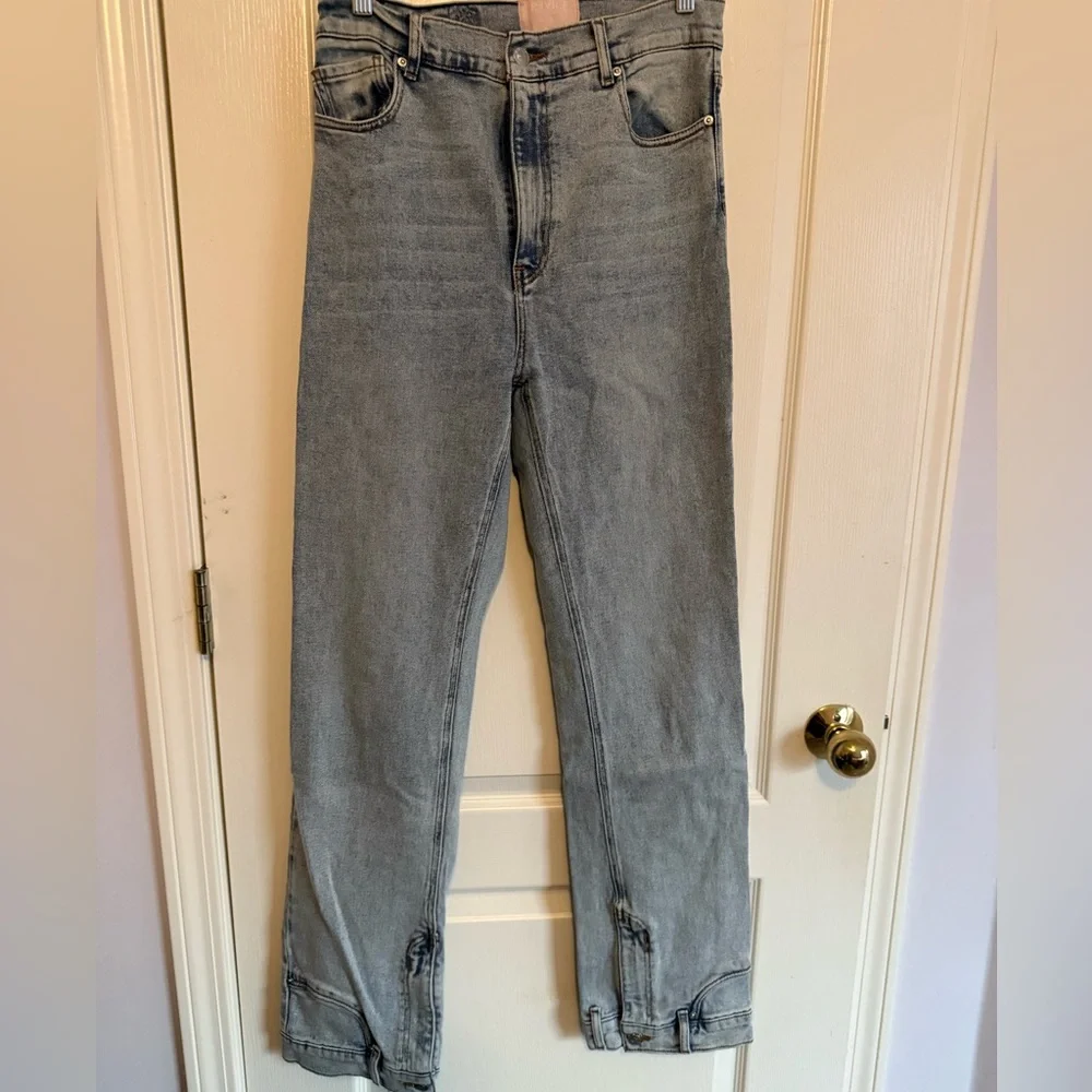 REVICE “FARRAH FLARE” Light Wash Flare Jeans in Pale Blue Waist Band Leg Opening - Picture 6 of 6